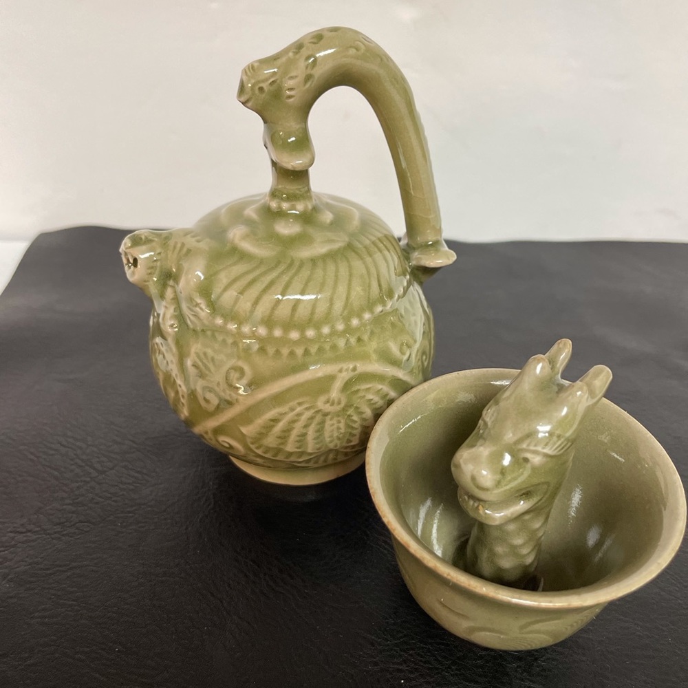 Chinese Northern song Yaozhou celadon Reverse Flow Incised Ewer Teapot &…